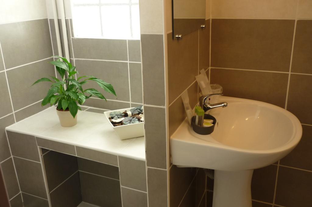 L'Hospitalet Saint Charles Hotell Montpellier Rum bild